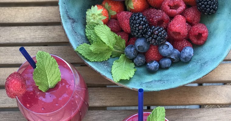 SMOOTHIE DE REMOLACHA Y FRUTOS ROJOS